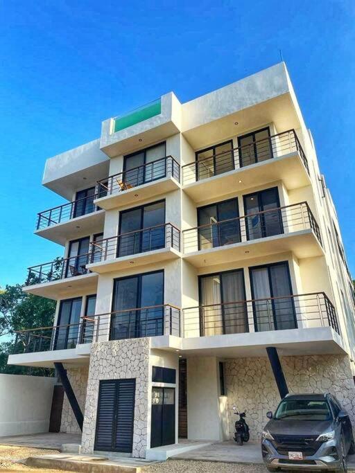 3ppl At Great Price & Location In Apartment *